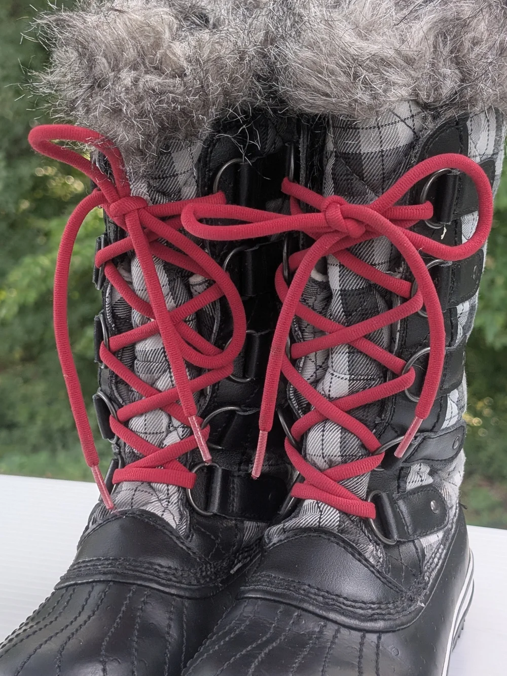 Sorel Girls Kids Black Snow Boots with Red Laces 6